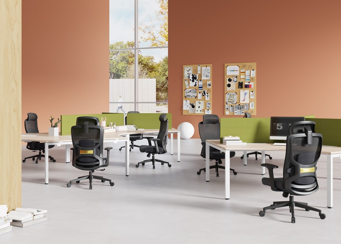 Ergonomiczne krzesło biurowe z siatkowym oparciem i mechanizmem samonastawnym dla komfortowej pracy